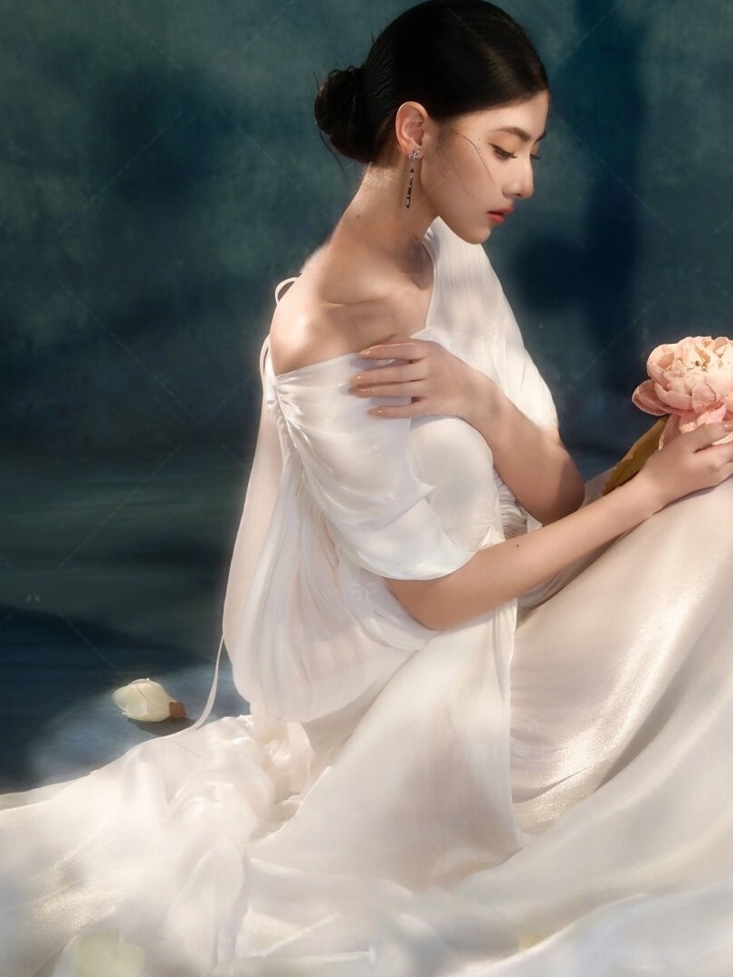 Şık Çin Sırtı Açık Elbise Foto - Photography Studio incelemesi ve fiyatı